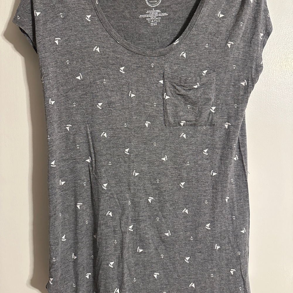 Maurices Gray Fitted Short Sleeve Tee
